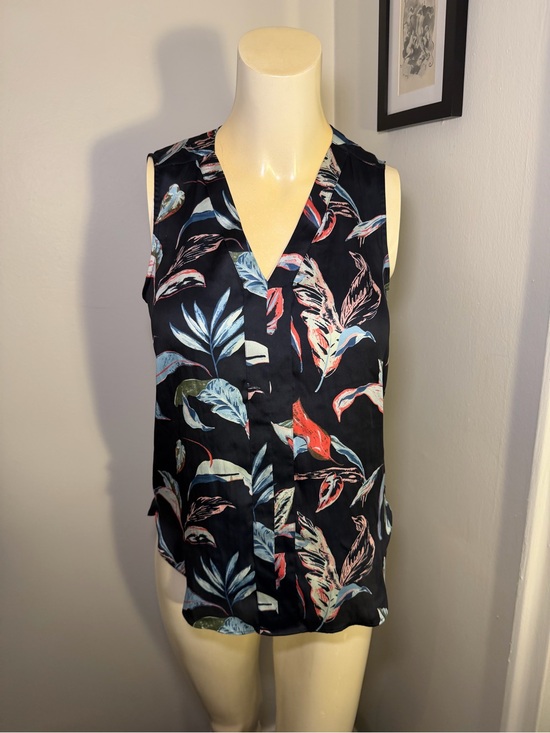 Banana Republic Tops - Banana Republic XS Sleeveless Floral Blouse Navy Tropical Print V-Neck Top